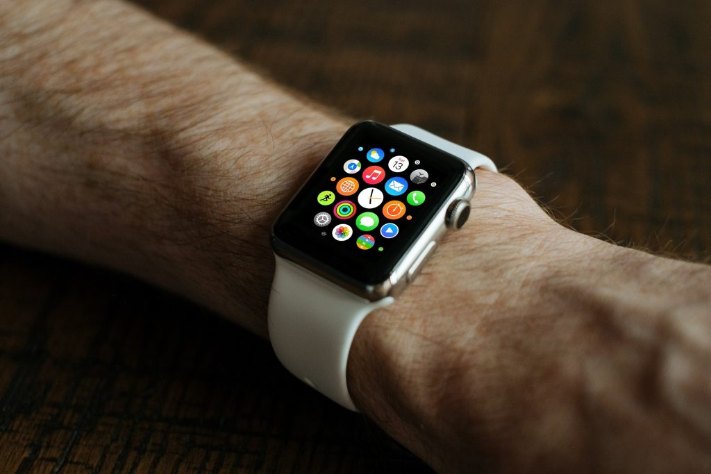 Het scherm van de Apple Watch Series 5 is altijd ingeschakeld, dus er is geen overdrijving van de pols nodig om het te bekijken. Foto: Sarah Kobos